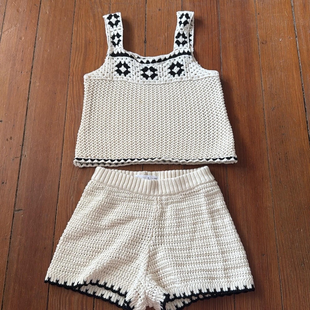 Zara 2 piece cream and black knit set size 5
